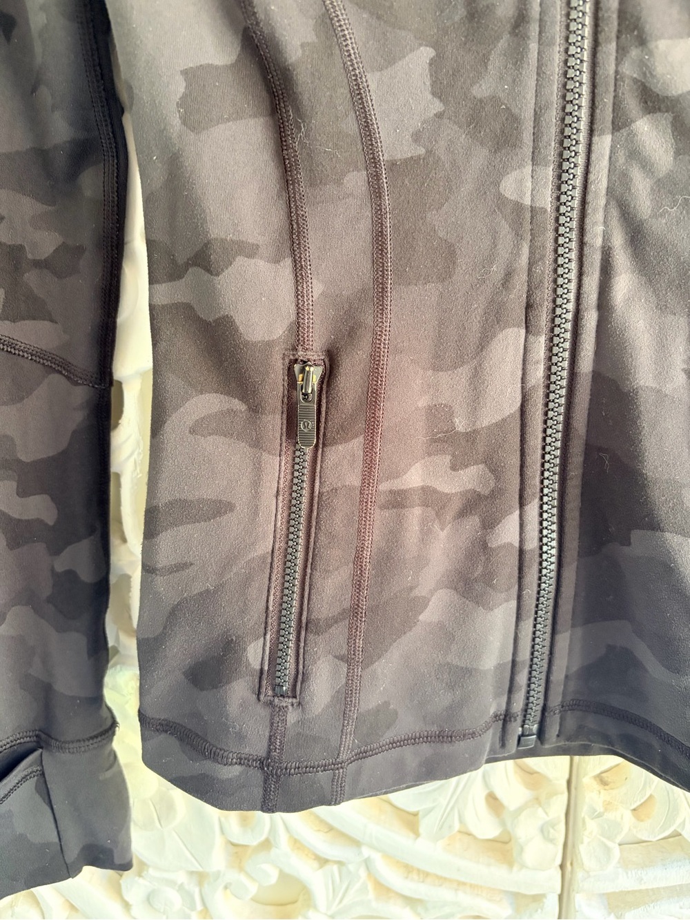 Lululemon Define Jacket Black Grey Camo Size 2 - Picture 3 of 8